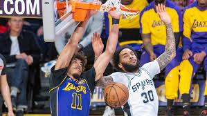 的表现让人 的表现让人